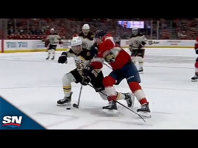 ⁣Panthers' Sam Reinhart Displays Dangerous Release For Short-Handed Goal