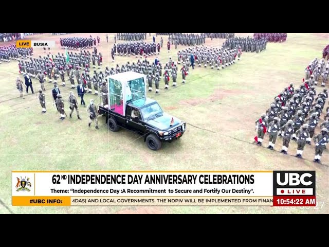 ⁣MUSEVENI INSPECTS MILITARY PARADE IN BUSIA AT THE 62ND INDEPENDENCE DAY