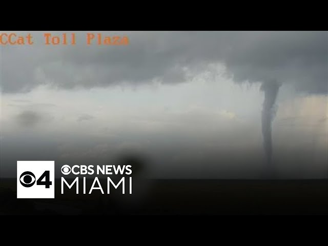 ⁣Tornado crossed over Alligator Alley in Broward County