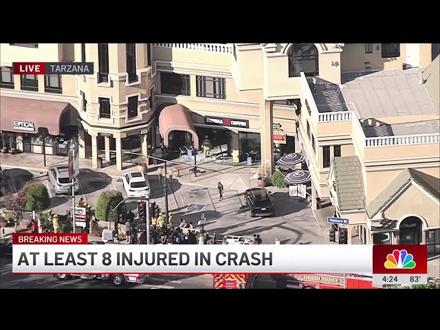 ⁣At least 8 injured after car slams into Tarzana strip mall