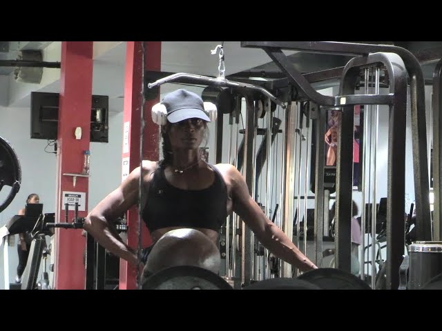 ⁣TIFFANY GORDON FINE-TUNES PREPARATIONS FOR BODYBUILDING CONTEST