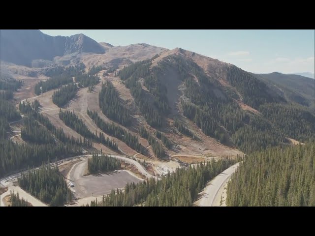 ⁣Ski resorts are running a little behind with hot and dry Colorado mountain conditions