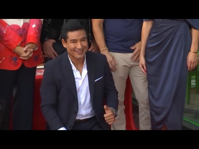 ⁣Mario Lopez gets Hollywood Walk of Fame star