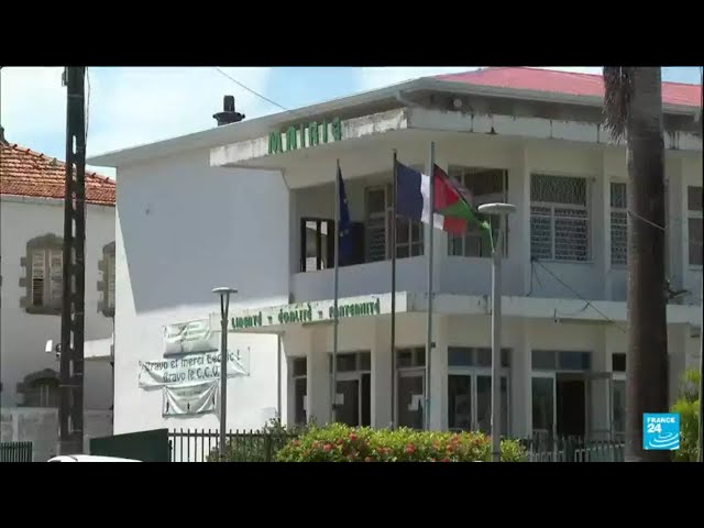 ⁣Après les violences en Martinique, le préfet décrète un couvre-feu et l'interdiction de manifes