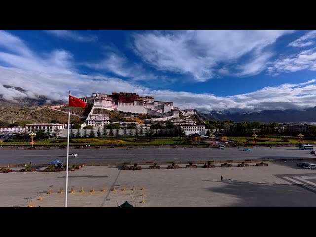 ⁣Des images aériennes majestueuses révèlent la grandeur du palais du Potala