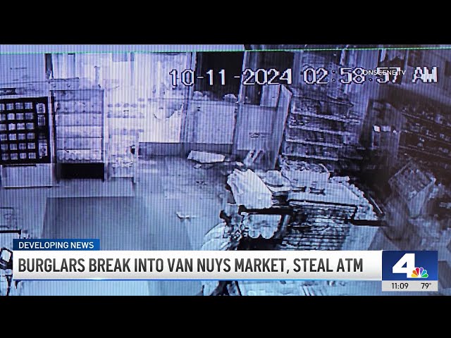 ⁣Burglars steal ATM after breaking into Van Nuys market