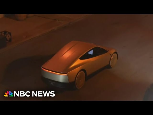 ⁣Musk rolls out fully driverless car