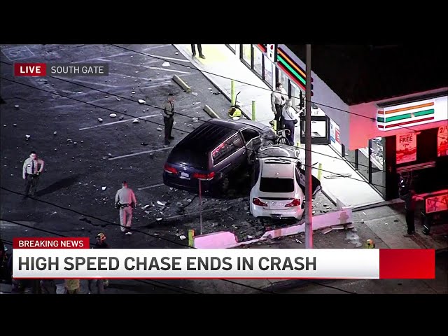 ⁣High speed chase ends in violent crash in South Gate