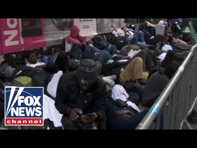 ⁣‘NO END IN SIGHT’: NYC doubling down on housing migrants