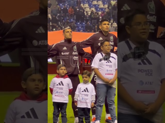 ⁣¡Berterame cantando el himno más HERMOSO del mundo!  #shorts