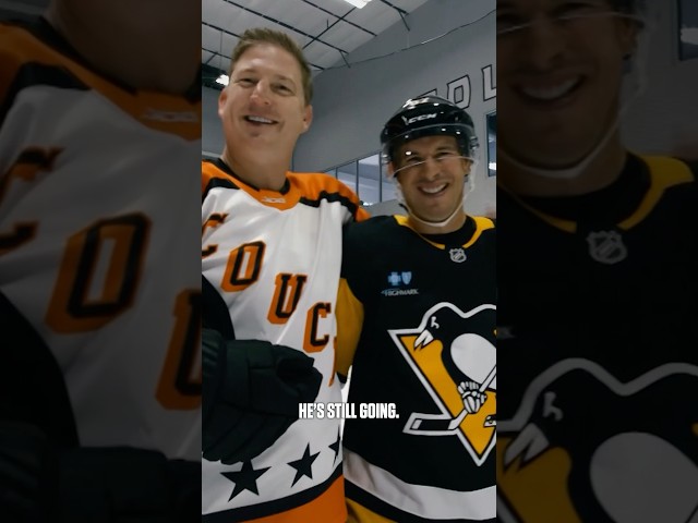 ⁣Sidney Crosby Shows Us The “Chop Tip” 