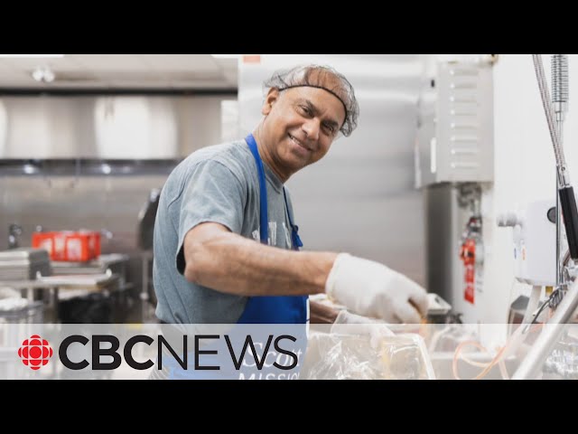 ⁣Charity preparing hundreds of Thanksgiving dinners amid affordability crisis