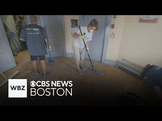 ⁣Volunteers team up to clean up home for aging, disabled veterans in Lowell