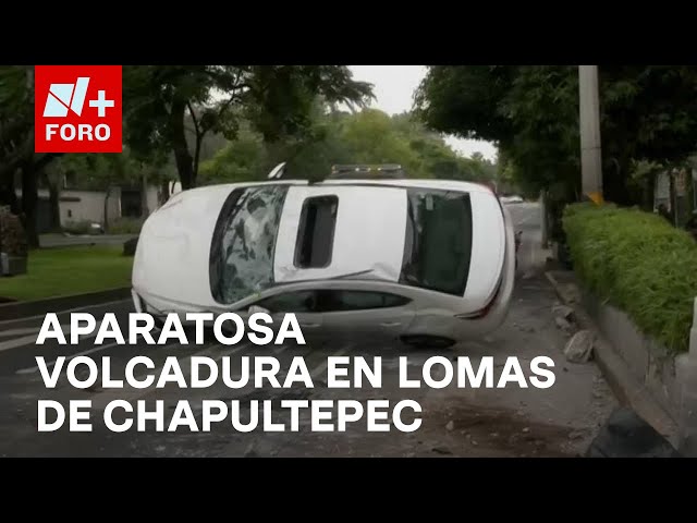 ⁣Conductor sufre aparatosa volcadura en Avenida Paseo de las Palmas - Las Noticias