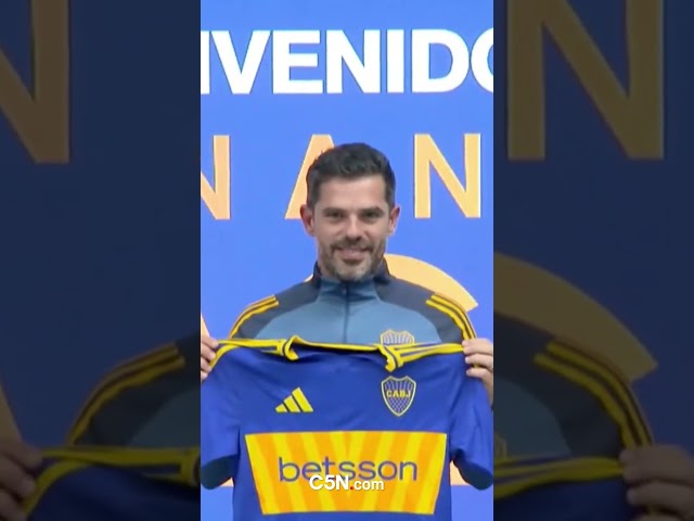 ⁣GAGO fue presentado como el nuevo DT de BOCA