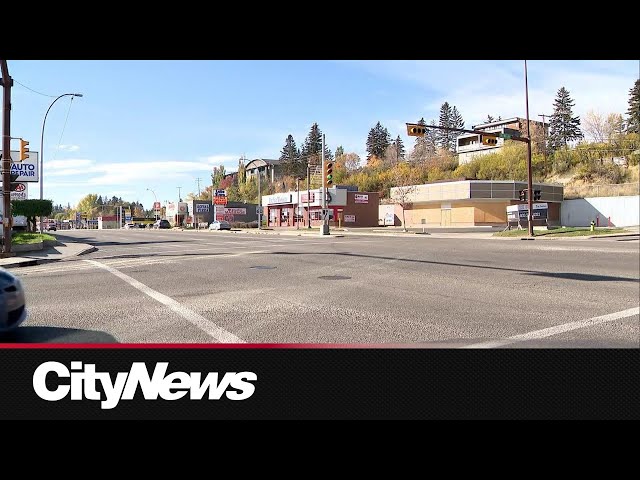 ⁣Motorcyclist in hospital after 2-vehicle crash in SE Calgary