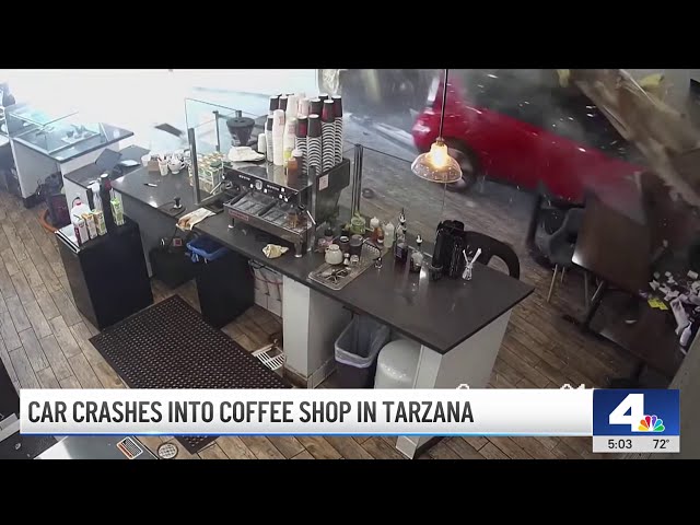 ⁣Car crashes into coffee shop in Tarzana