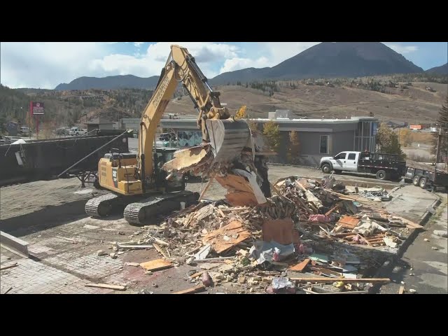 ⁣Some teams in Summit County work to recycle old building material to avoid filling up landfill