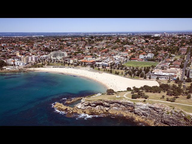 ⁣Mysterious debris appears on Sydney beach