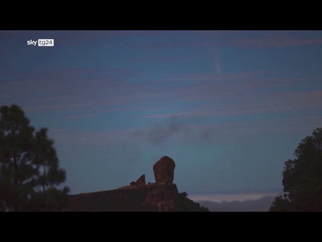 ⁣La "cometa del secolo" sulle isole Canarie: il timelapse