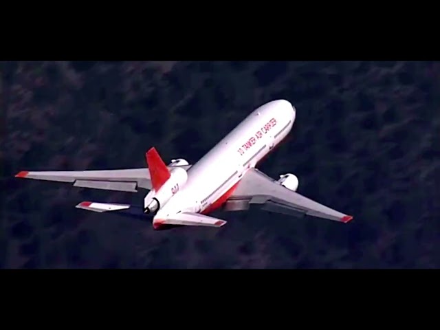 Un avion DC-10 Supertanker - 40 Tonnes d'eau