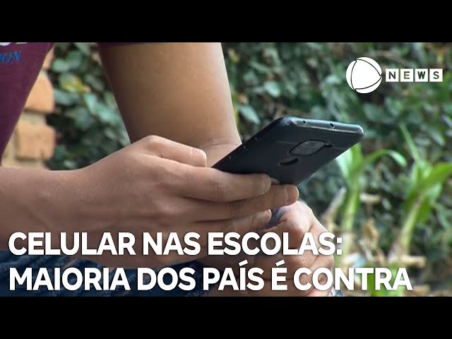 ⁣Maioria dos pais é a favor da proibição do celular nas escolas