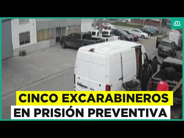 ⁣Cinco excarabineros quedan en prisión preventiva tras millonario robo a Brinks