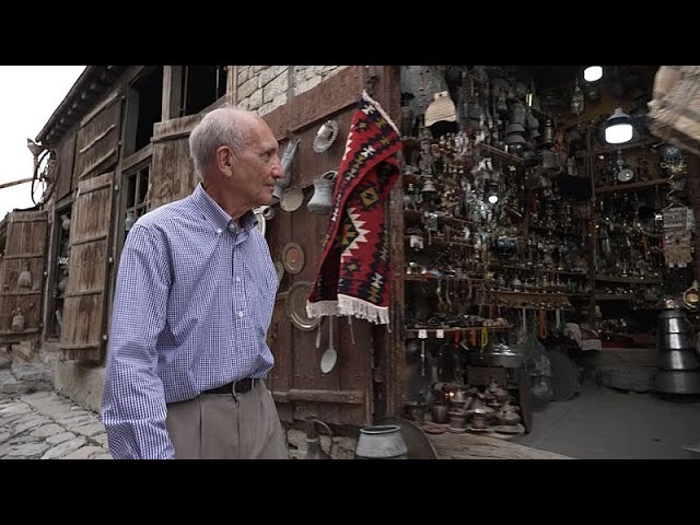 ⁣Rencontrez Rustam, le gérant d'une maison d'hôtes qui nous fait découvrir la beauté unique