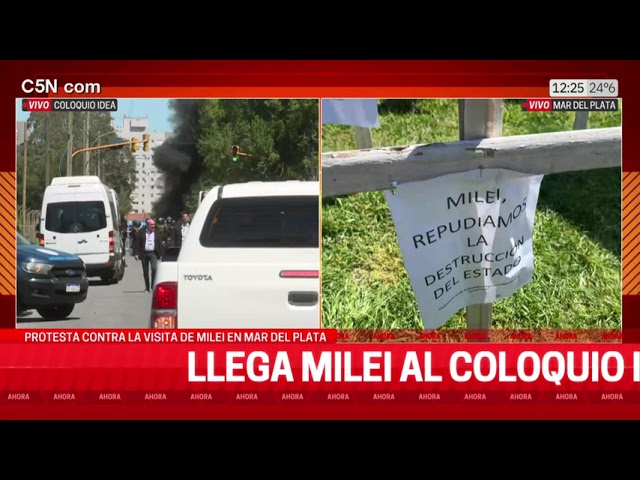 ⁣MILEI LLEGÓ al COLOQUIO y fue RECIBIDO por una NUMEROSA MANIFESTACIÓN