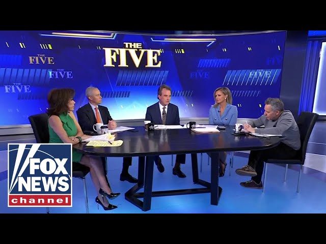 ⁣'The Five' reacts to Trump's Al Smith Dinner riff