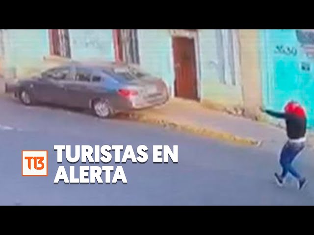 ⁣Turistas en alerta por encerronas y asaltos en Chile