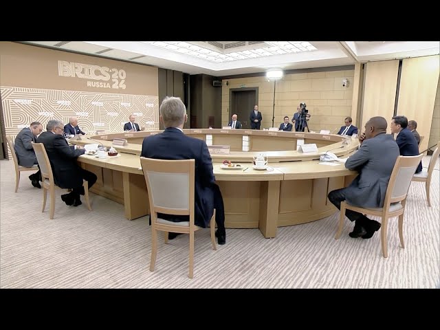 ⁣Table ronde : le président russe face aux représentants des médias des BRICS