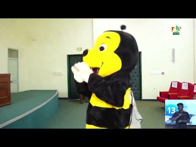 ⁣Fête commémorative de la journée mondiale de l'abeille et de la promotion du miel