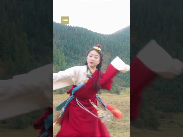 ⁣Sui Wenjing dazzles in Tibetan costume: A striking new look