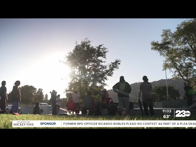 ⁣Tricks for Treats event brings residents from around Kern County to Lake Isabella