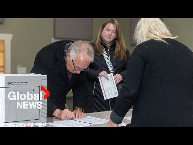 ⁣Recounts underway as BC election fails to produce clear outcome