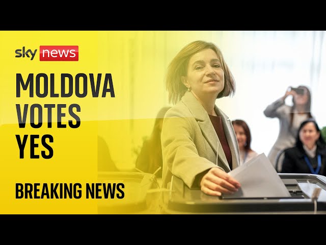 ⁣Moldova narrowly votes for closer European Union ties in knife-edge referendum