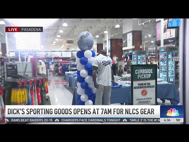 ⁣Dick's Sporting Goods opens at 7am for NLCS gear