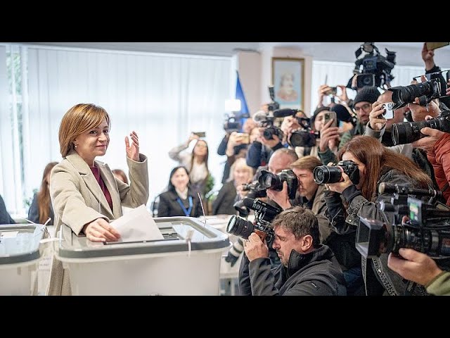 ⁣Moldova votes yes to EU membership as president Sandu claims Moscow meddled