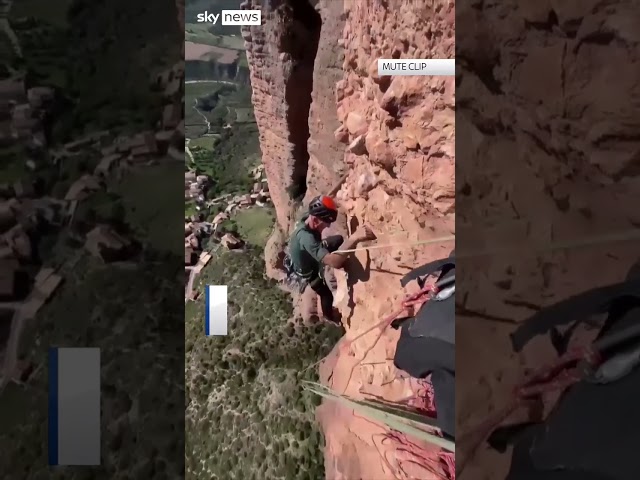 ⁣Climber rescued from cliff in Spain