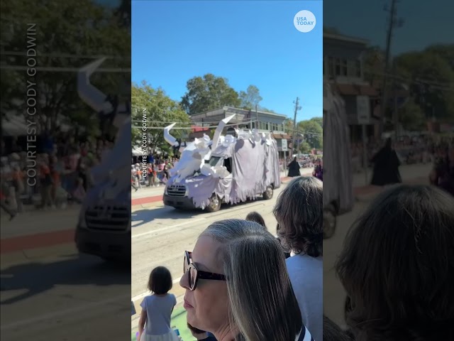 ⁣Scary creatures march in Atlanta's annual Halloween parade #Shorts