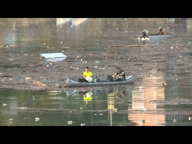 ⁣Sieben Lastwagen voller Müll: Bosnien und Herzegowina reinigen den Jablanicko-See