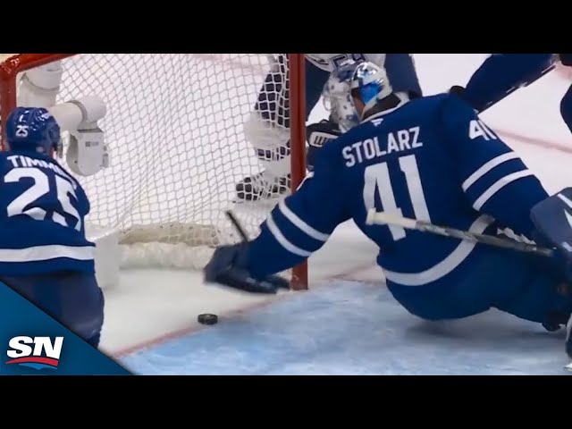 ⁣Maple Leafs' Anthony Stolarz Makes Sensational Goal-Line Stop vs. Lightning