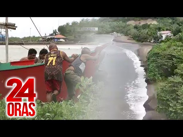 ⁣Ilang mangingisda sa Aurora, tigil muna sa pagpapalaot dahil sa lakas ng alon | 24 Oras