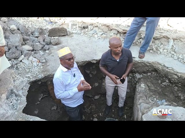 ⁣Visite à Ntsaoueni du président de l'université des Comores aux vestiges souterains de construc