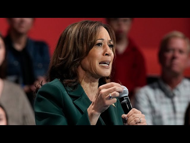 ⁣‘Shut up and listen’: Harris town hall slammed for not allowing audience questions