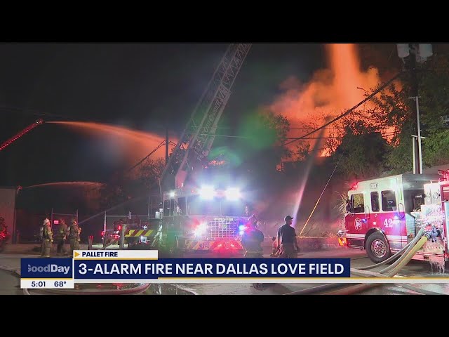 ⁣Large pallet fire south of Dallas Love FIeld