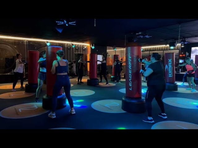 ⁣Des cours de cardio boxing à T2 GYM