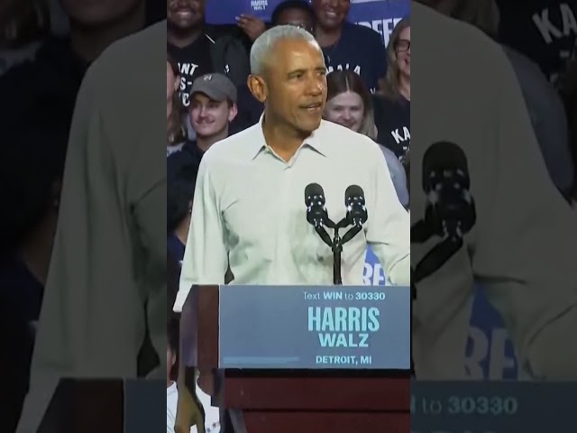 ⁣Obama raps 'Lose Yourself' at Detroit rally