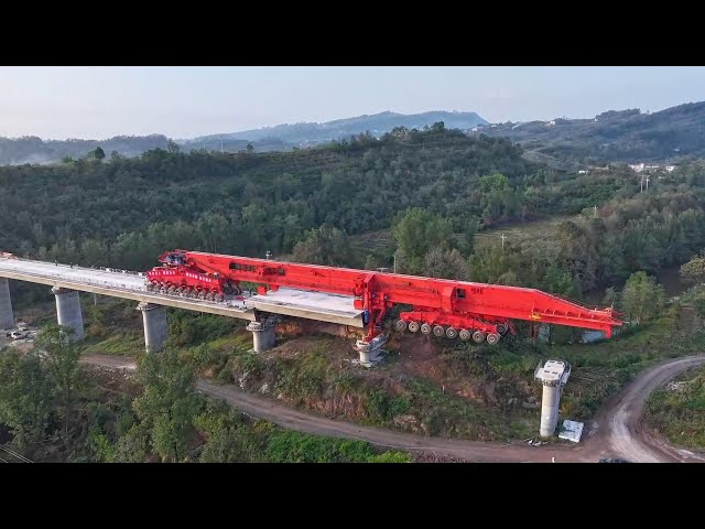 ⁣Bridge girder erection machine enhances railway construction in SW China